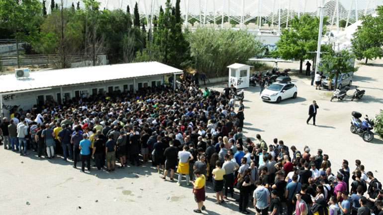 Παροξυσμός στις τάξεις των φιλάθλων της ΑΕΚ για τα εισιτήρια του τελικού Κυπέλλου